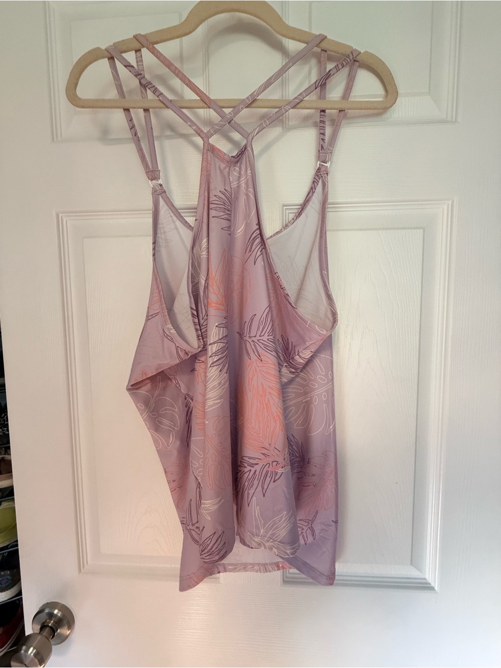 Nike Women’s Lavender Strappy Tank Top with Leaf Print - Picture 3 of 4